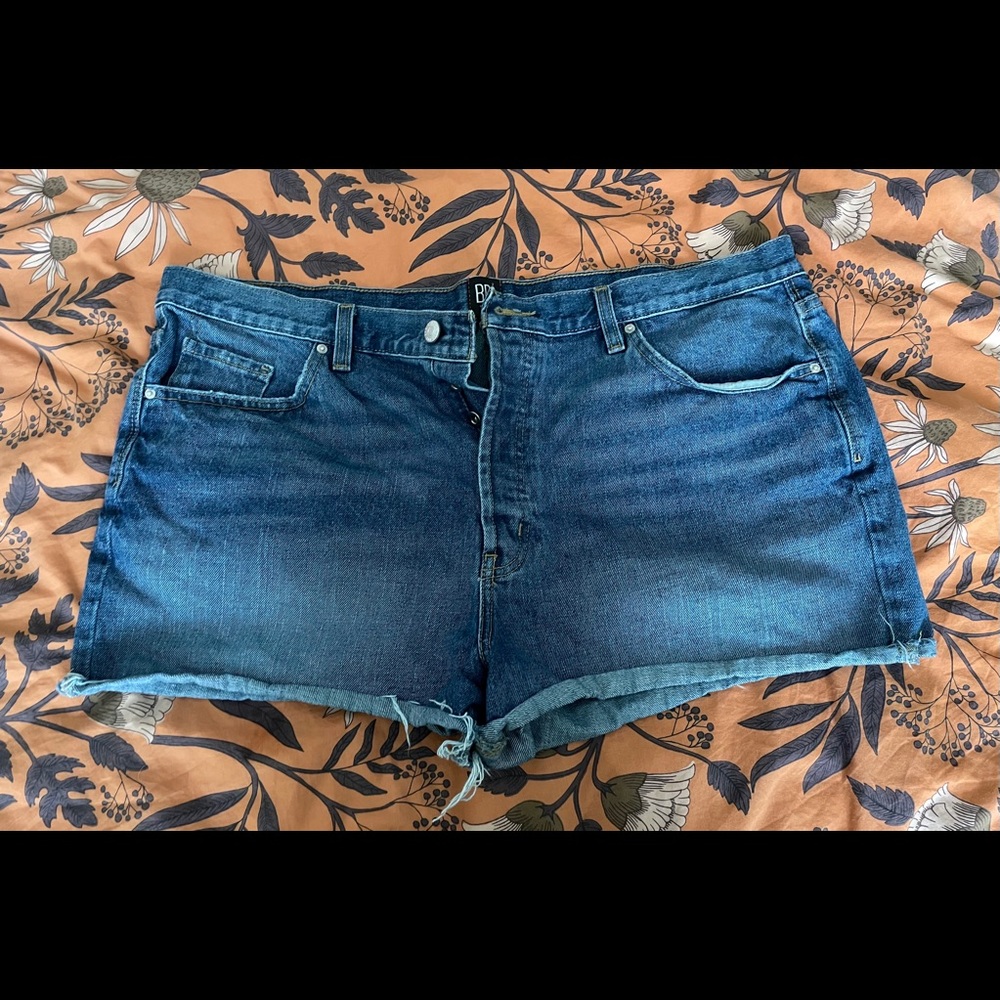 BDG low rise boyfriend cutoff shorts Sz 34